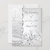 Invitation Mariage élégant Floral Argent Blanc Coeurs Bow (Devant)