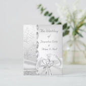 Invitation Mariage élégant Floral Argent Blanc Coeurs Bow (Debout devant)