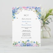 Invitation Mariage Élégant Hydrangea Bleu Bordure Monogramme (Debout devant)