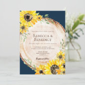 Invitation Mariage en bois rustique de tournesol bleu marine (Debout devant)