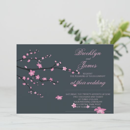 Invitation Mariage en fleurs de cerisier foncé invite (Debout devant)