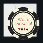 Invitation Mariage Engagement Party Black Cream Poker Chip<br><div class="desc">Éblouissez vos amis et votre famille en leur envoyant ces invitations de fiançailles mariages en noir et blanc cassé. Ils attendent avec impatience de se joindre à vous à cette fête fiançailles inoubliable !</div>