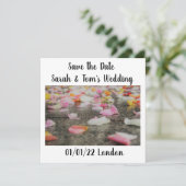 Invitation mariage enregistrer la date pétales roses (Debout devant)