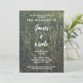 Invitation Mariage extérieur en forêt boisée de champ d'herbe (Debout devant)