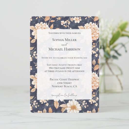 Invitation Mariage floral à la crème bleue marine (Debout devant)