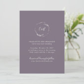 Invitation Mariage Floral Monogramme Script Violet Capricieux (Debout devant)