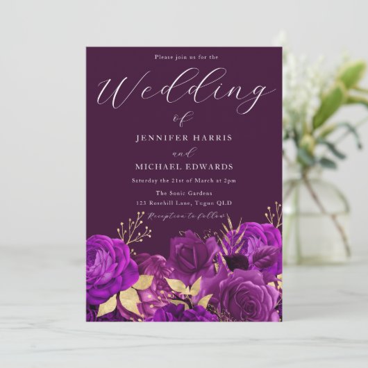 Invitation Mariage floral violet et or (Debout devant)