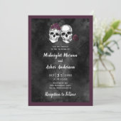 Invitation Mariage gothique de couple de crânes de squelette (Debout devant)