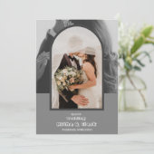 Invitation Mariage heureux en gris simple (Debout devant)