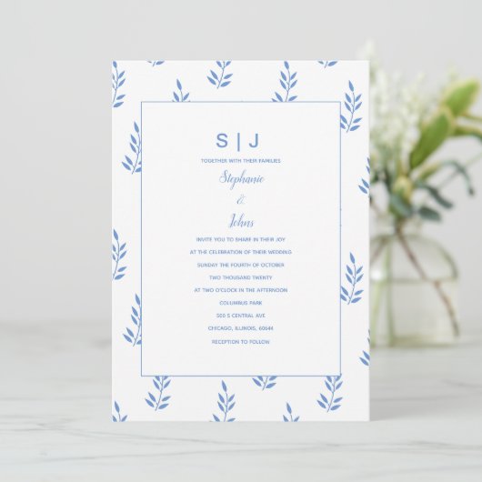 Invitation Mariage minimal pour le monogramme de feuille bleu (Debout devant)