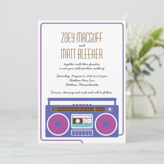 Invitation Mariage Mixtape Indie Boombox Rétro (violet/bleu) (Debout devant)