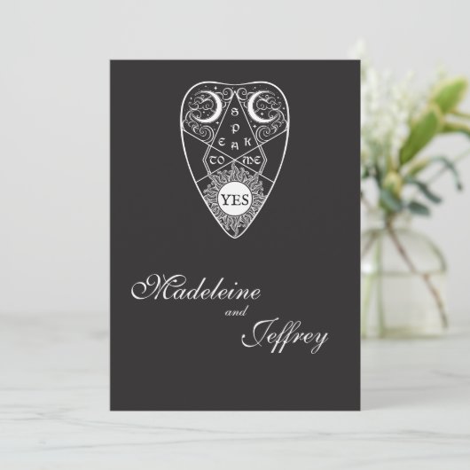 Invitation Mariage Moderne Gothique Planchette (Debout devant)