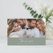 Invitation Mariage moderne minime photo merci sage vert (Debout devant)