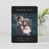 Invitation MARIAGE MODERNE photo simple classique serif noir (Debout devant)