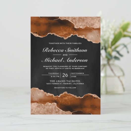 Invitation Mariage noir en marbre orange vif (Debout devant)