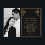 Invitation Mariage Peacock Art Déco noir et or<br><div class="desc">Ce design d'inspiration Art Déco cool, appelé Mariage Peacock Art Déco Noir et Or, présente un style vintage classique. Le arrière - plan est une riche couleur or avec une bordure géométrique de style Art déco ou Art nouveau en noir avec deux dessins de paons dans les coins supérieurs. Cet...</div>