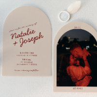 Mariage photo arqué élégant rouge profond capricie