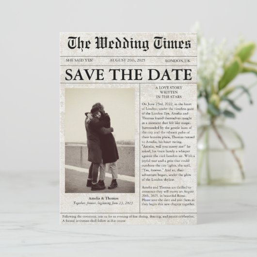 Invitation mariage photo journal unique enregistrer la date (Debout devant)