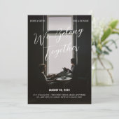 Invitation Mariage photo minimaliste moderne noir (Debout devant)
