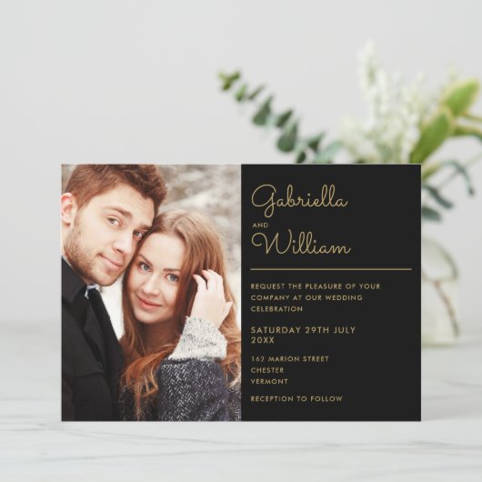 Invitation Mariage photo moderne de script noir et or (Debout devant)