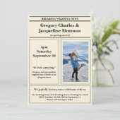 Invitation Mariage photo Retro élégant journal personnalisé (Debout devant)