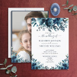 Invitation Mariage photo Rustic Blue Floral Script<br><div class="desc">Cette faire-part de mariage d'aquarelle fleurie romantique et rustique présente une goutte de fleurs, avec un texte d'invitation de style moderne et rustique avec typographie manuscrite. Au fond de l'invitation, vous trouverez votre photo fiançailles préférée, derrière un cadre bleu marine et des fleurs bleues. Copyright Invitations élégants, tous droits réservés....</div>