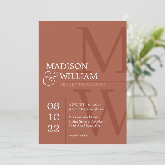 Invitation Mariage photo stylish Rust Terracotta Monogram (Debout devant)