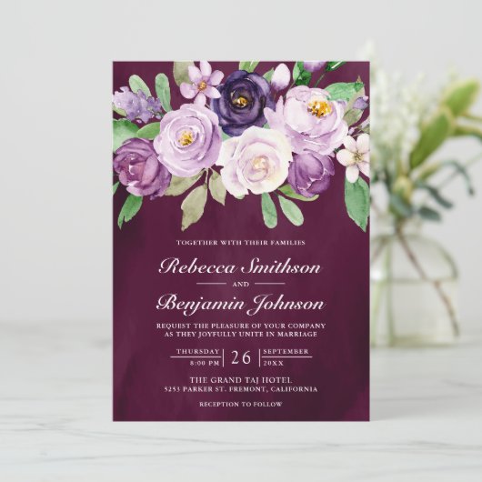 Invitation Mariage Plum Moody Plum Violet Floral QR Code fonc (Debout devant)