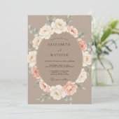 Invitation Mariage Romance Florale Délicate Taupe (Debout devant)