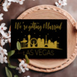 Invitation Mariage Silhouette Black And Gold Las Vegas<br><div class="desc">Éblouissez vos amis et votre famille en leur envoyant ces invitations noires et dorées à Las Vegas. Ils attendent avec impatience de vous rejoindre à ce mariage incontournable !</div>