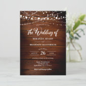Invitation Mariage simple rustique en bois et guirlandes lumi (Debout devant)