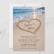 Mariage sur la plage avec cœur dans le sable et co
