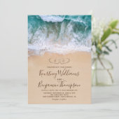 Invitation Mariage sur la plage avec des coeurs dans le rivag (Debout devant)