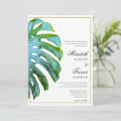Invitation Mariage Tropical Monstera Leaf Green Gold Beach (Debout devant)