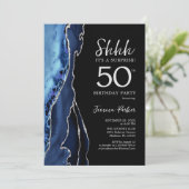 Invitation Marine Agate Argent Noir Surprise 50e anniversaire (Debout devant)