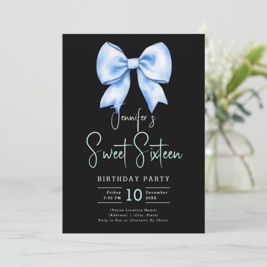 Invitation Marine Bleu Bow Coquette Script Sweet 16 Noir (Debout devant)