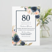 Invitation Marine & Blush Floral Élégant 80e anniversaire fêt (Debout devant)