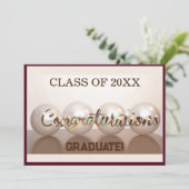 Invitation Maroon Félicitations aux diplômés ballons (Debout devant)