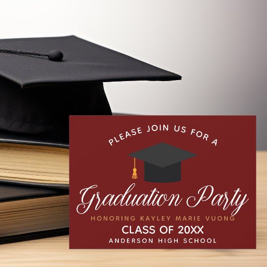 Invitation Maroon Graduation Typographie École Personnalisée