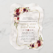Invitation Marsala rose bordeaux Mariage en marbre doré fleur (Devant / Derrière)