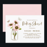 Invitation Mason Jar avec Wedding shower de tournesols roses<br><div class="desc">Invités Invitations à votre événement avec cette invitation wedding shower personnalisable. Il est doté d'un bocal de mason aux tournesols roses accentués par les papillons. Personnalisez cette invitation de tournesol rose en ajoutant les détails de votre événement. Cette invitation wedding shower de tournesol est parfaite pour tout thème d'événement ou...</div>