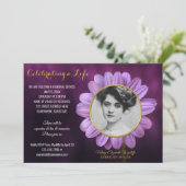 Invitation Mémorial Service Purple Daisy Gold Image (Debout devant)