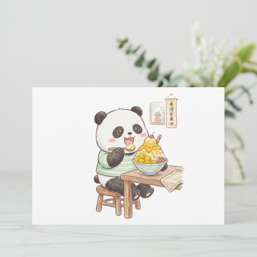Invitation Mignon panda mangeant de la glace râpée de mangue (Debout devant)