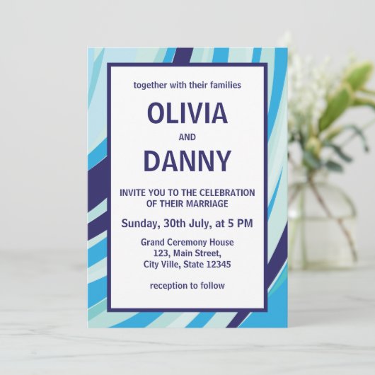 Invitation Mignonne Abstraite Bleue Plage Mariage (Debout devant)