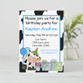 Invitation mignonne d'anniversaire de garçons de (Debout devant)