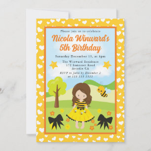 Invitation Mignonne fille aux cheveux bruns en robe d'abeille