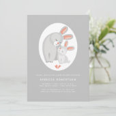 Invitation Mignonne lapin mère et lapin baby shower (Debout devant)