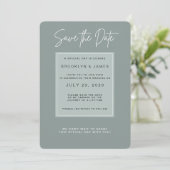 Invitation Minimal Sage Enregistrer la Date (Debout devant)