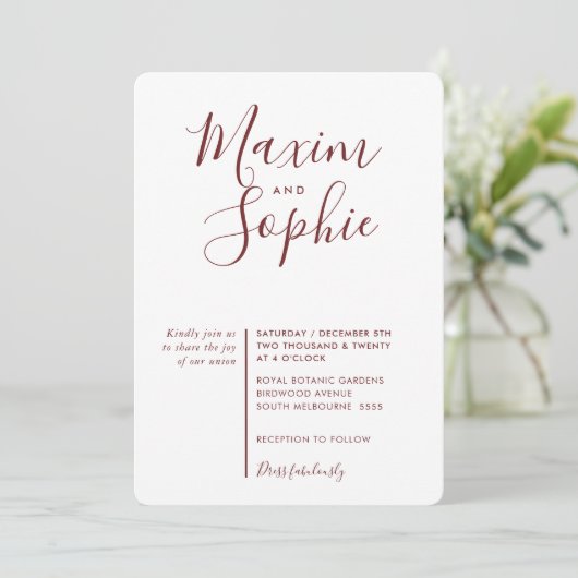 Invitation MINIMAL SCRIPT simple moderne mariage vin rouge fo (Debout devant)