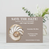 Invitation Minimalist Conch Shell Save The Date Card (Debout devant)